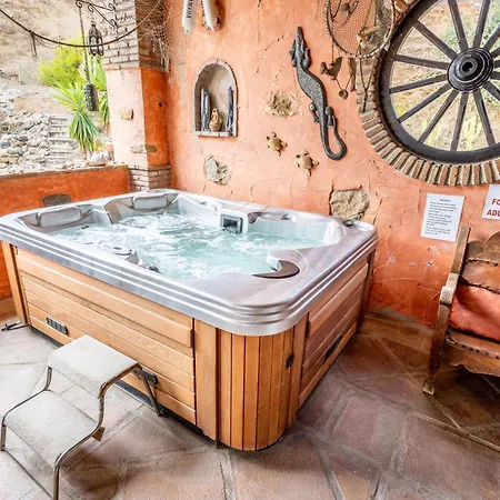 Luxurious Private Pool Hottub & Fireplace * Malaga