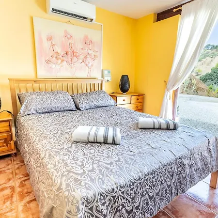 Holiday home Luxurious Private Pool Hottub & Fireplace *