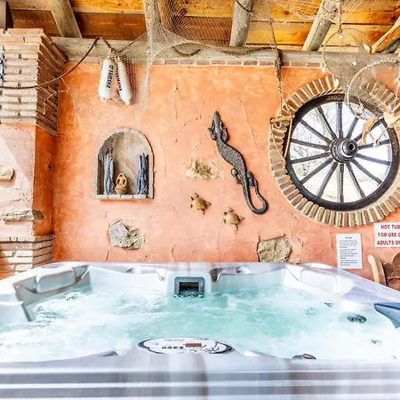 Luxurious Private Pool Hottub & Fireplace * Malaga