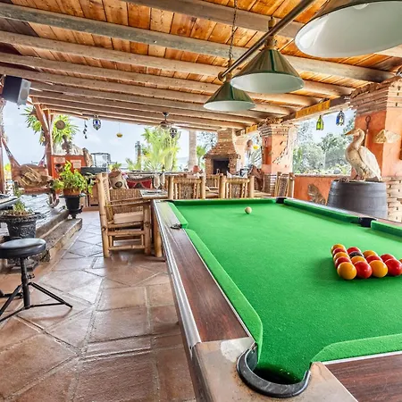 Luxurious Private Pool Hottub & Fireplace Malaga