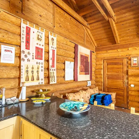 Holiday home Luxurious Private Pool Hottub & Fireplace