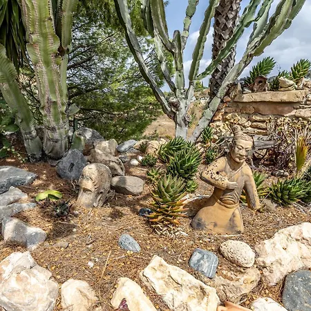 Luxurious Private Pool Hottub & Fireplace *