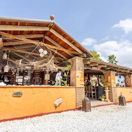 Holiday home Luxurious Private Pool Hottub & Fireplace